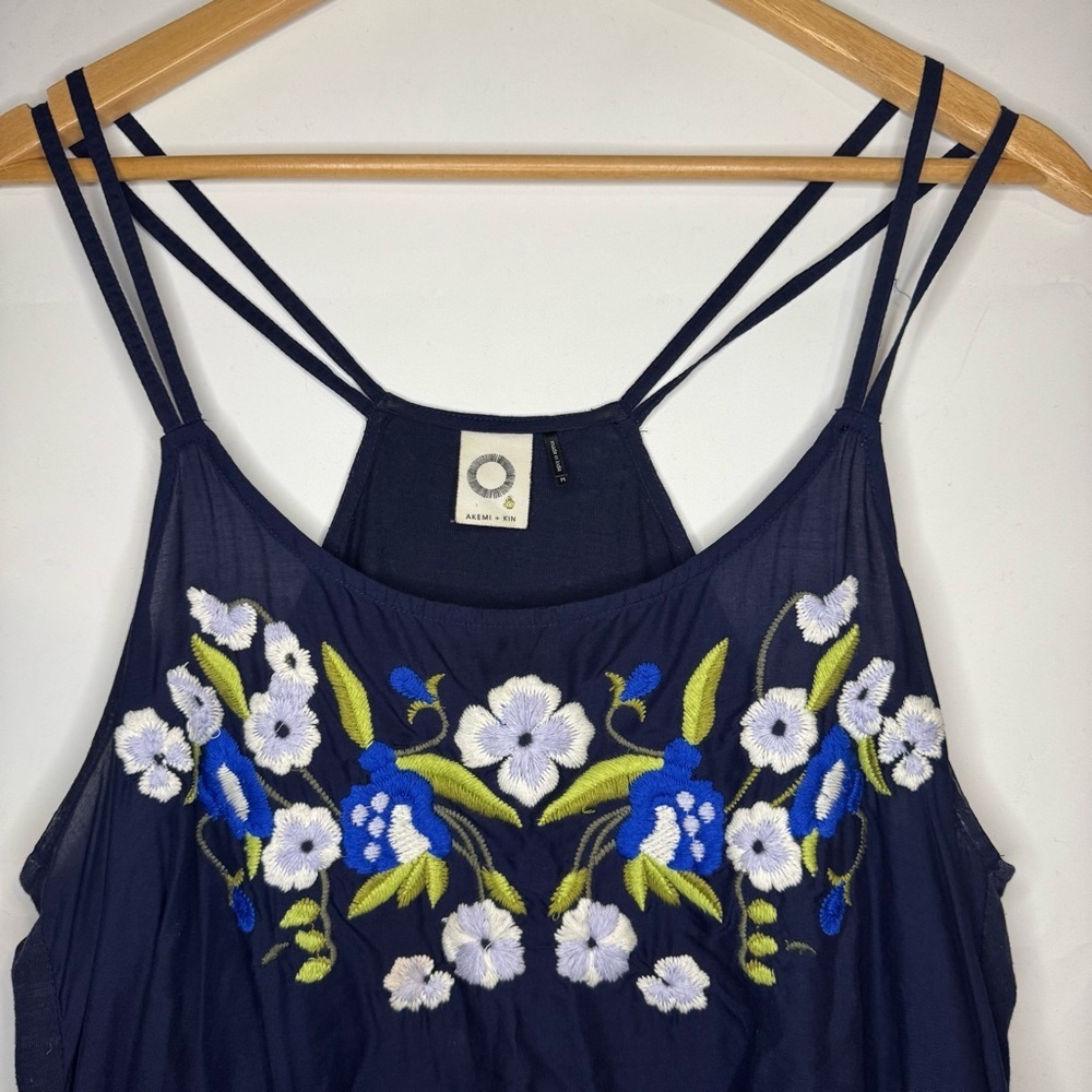 Akemi+Kin Anthropologie Navy Blue Floral Embroidered Tank Top Size Medium - Picture 6 of 10